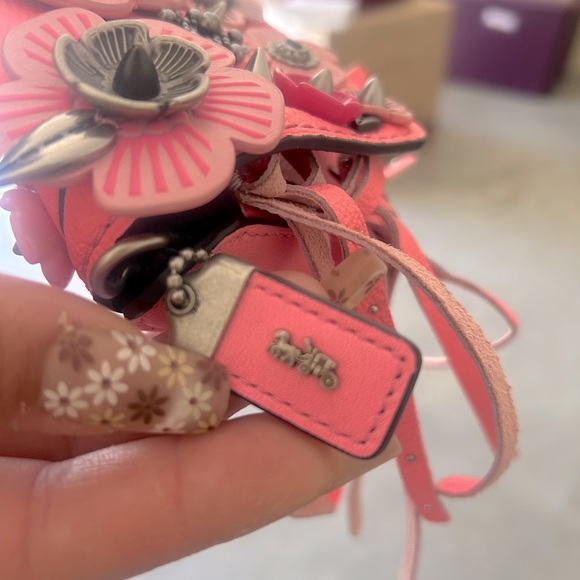 💕 Coach 1941 Dinkier Fringe Tea Rose 💕 - Picture 8 of 9